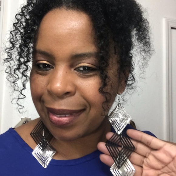 Silver and Black Earrings - Picture 4 of 4